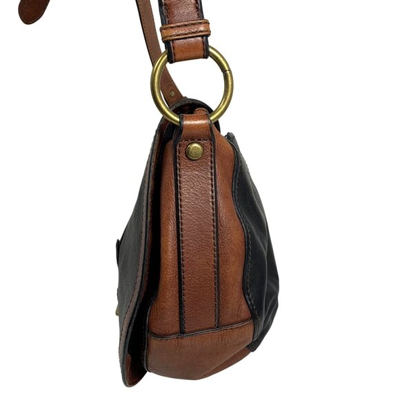 Vintage FOSSIL Crossbody Flap Saddle Bag Black/Brown Leather w/ Key Charm NICE - Picture 3 of 14